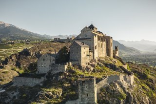 La Basilique et le logement du sacristain de Valère comme vous ne les avez jamais vus
